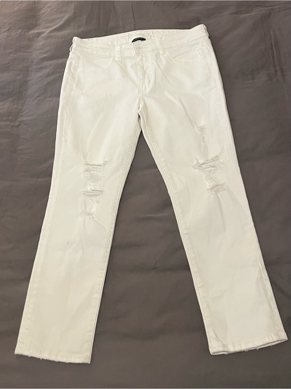 American Eagle Outfitters White Distressed Relaxed Super Super Stretch Jeans